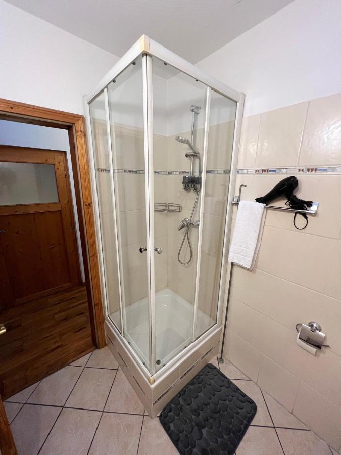 85Qm - Zentrale Lage - Parkplatz Apartment Gottingen Bagian luar foto